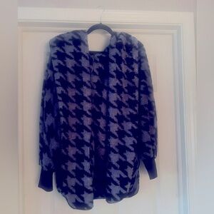 Woman’s Fleece Cardigan Style Jacket/sweater